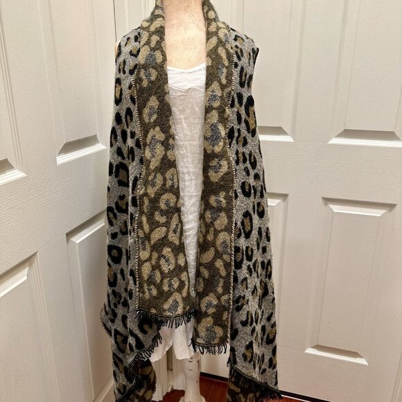 Anna & Ava Women's Soft Shawl Wrap Vest One Size Fits Most Leopard Print Boho - Picture 9 of 13
